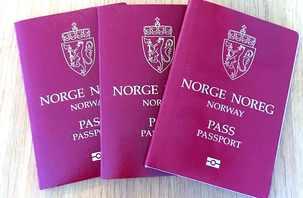 Reglane for samtykke når barn skal ha eige pass er blitt stramma inn. Frå og med i dag må begge foreldra møte opp ved passkontoret i Ølen.