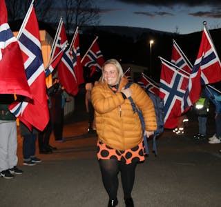 Verdas sterkaste lærar, Hildeborg Juvet Hugdal, blei møtt med flaggborg då ho kom på jobb i dag tidleg. 
