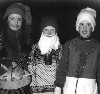 Venninnene, som i dag er 40 år, var rundt 12 år då bildet blei tatt. Frå venstre: Kirsti Anette Thomassen, Tone Rasmussen og Linn Mari Hårajuvet.