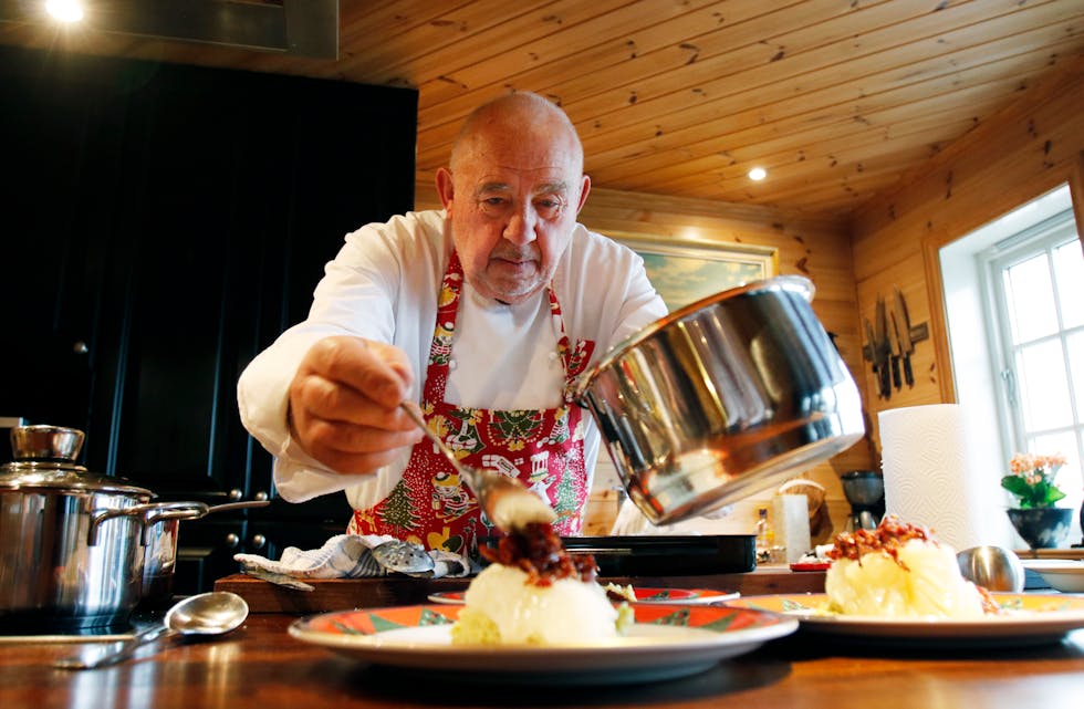 Gunnar Trettenes er velkjend for restauranten City Bistro i Stavanger, men lager like god lutefisk på hytta, som då Ryfylke var på besøk i 2020. 
