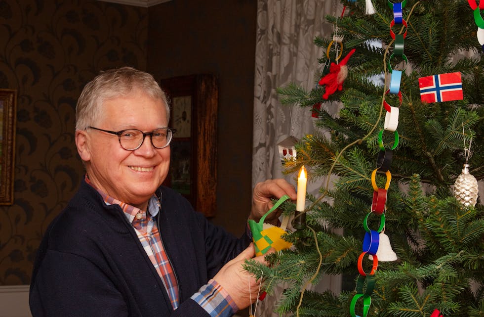 Konservator Geir Thomas Risåsen ved Folkemuseet er klar for julefeiring. 