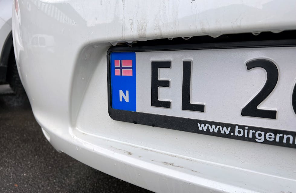 Stadig fleire saudabuar kjøper elbil. I løpet av 2022 auka den heilelektriske bilparken i kommunen frå 104 til 173.