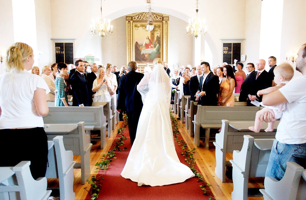 Av alle bryllaup som vart haldne i 2022 var 37 prosent i Den norske kyrkja. Det er på nivå med før pandemien. 