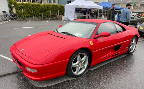 Denne bilen, ein Ferrari 355, eigd av Agnar Rugtveit, vann "knockout"-konkurransen. 