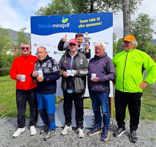 Her er årets vinnarlag med Frank Hansen og Alf Ole Johnsen, med sølvvinnarane Anders Solbrekk og Asbjørn Løvaas til venstre og bronsevinnarane Hans Søndenå og Bjarne Håheimsnes til høgre.