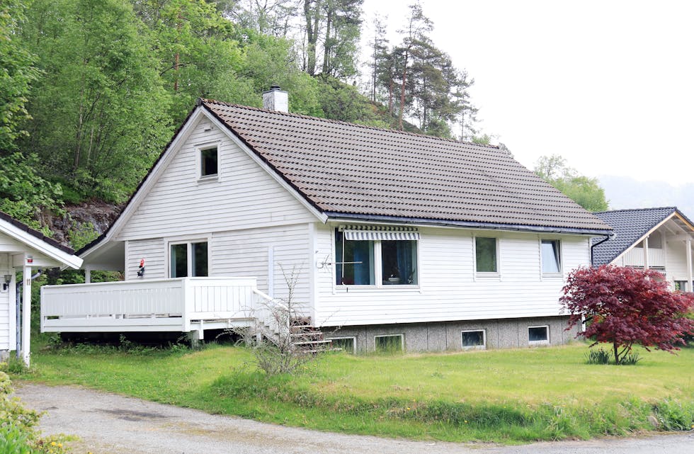 Den nye eigaren måtte ut med 1 400 000 kroner for dette huset på Storflåt. 