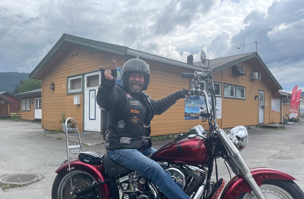 Bent Olsen er distriktskontakt-sjef i Harley-Davidson Owners Club Norway. Han står åleine bak ideen om å arrangera eit treff i Sauda om sommaren. Det er også han som planlegg heile treffet. Under sjølve arrangementet får han god hjelp lokale motorsyklistar og av treff-deltakarar frå både inn- og utland.