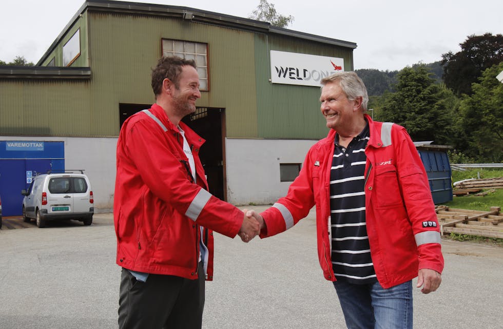Ole K. Abotnes (til venstre) og Paul Rune Engebretsen er begge glade for at Weldone fortsatt vil ha lokalt eigarskap.