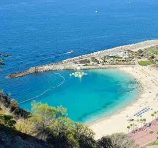 Amdores-stranda på Gran Canaria er ein stor favoritt bland nordmenn i haustferien. 
