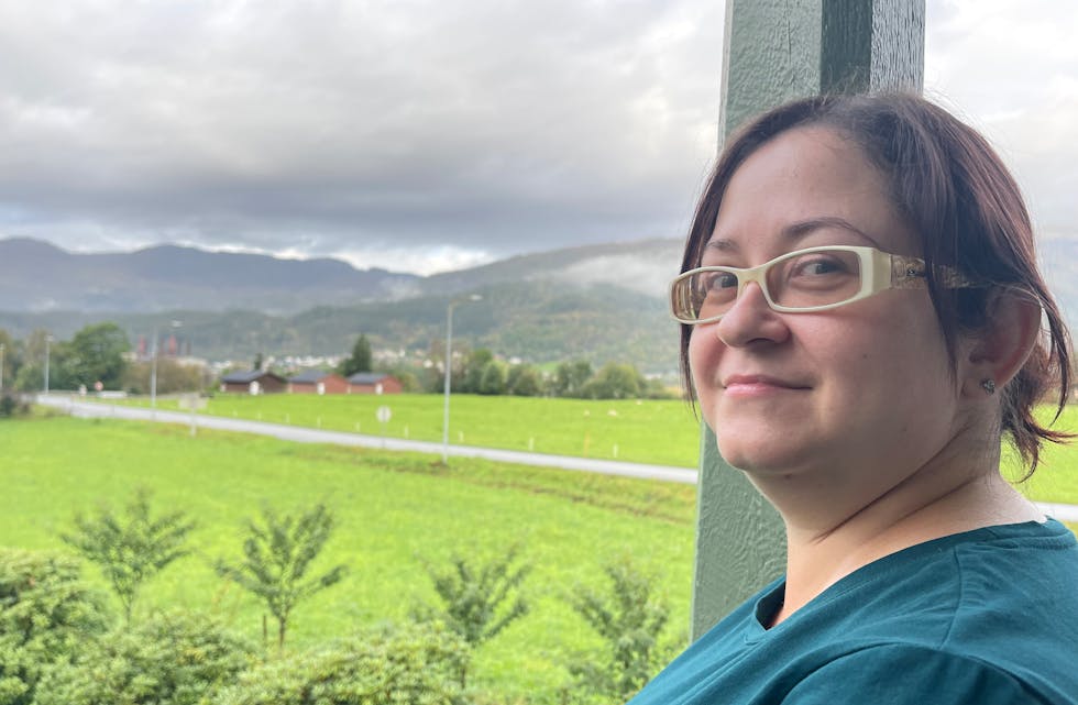 Tereza Durdíková (40) ønsker å flytta frå eit travelt og hektisk storbyliv i Praha til eit meir avslappande liv i Sauda. Nå er ho på jakt etter både jobb og bustad.