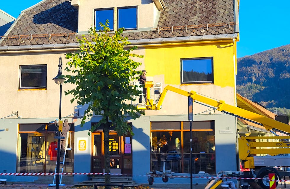 "Det Gule Hus" blir måla gult.