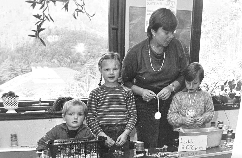 Basaren i Kleiva barnehage i oktober 1984 enda med eit resultat på 966 kroner.