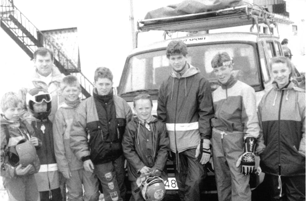 Bakpå dette bildet står det med handskrift: «Alpinistar i Baru(?) Auto».