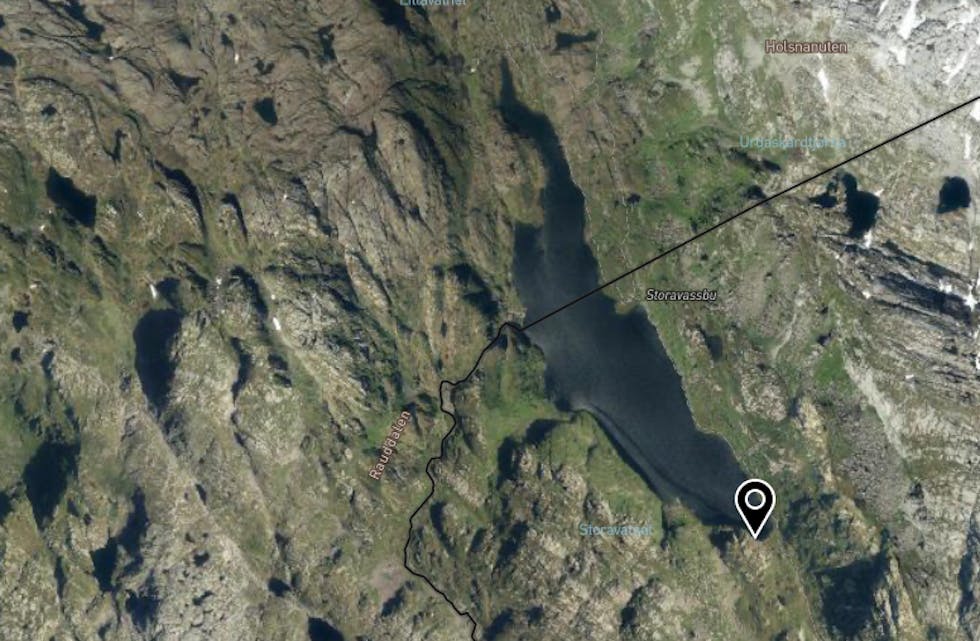 Storavatnet i enden av Nordstøldalen nær grensa mot Etne.