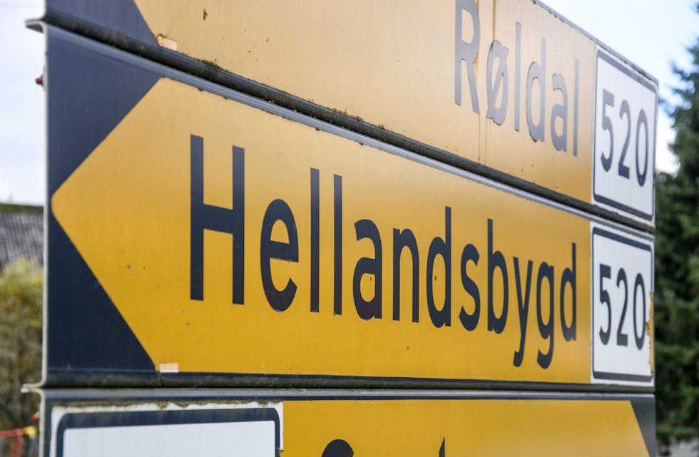 Vegane til Hellandsbygd og Tengesdal er framleis stengt i dag, tysdag føremiddag. 