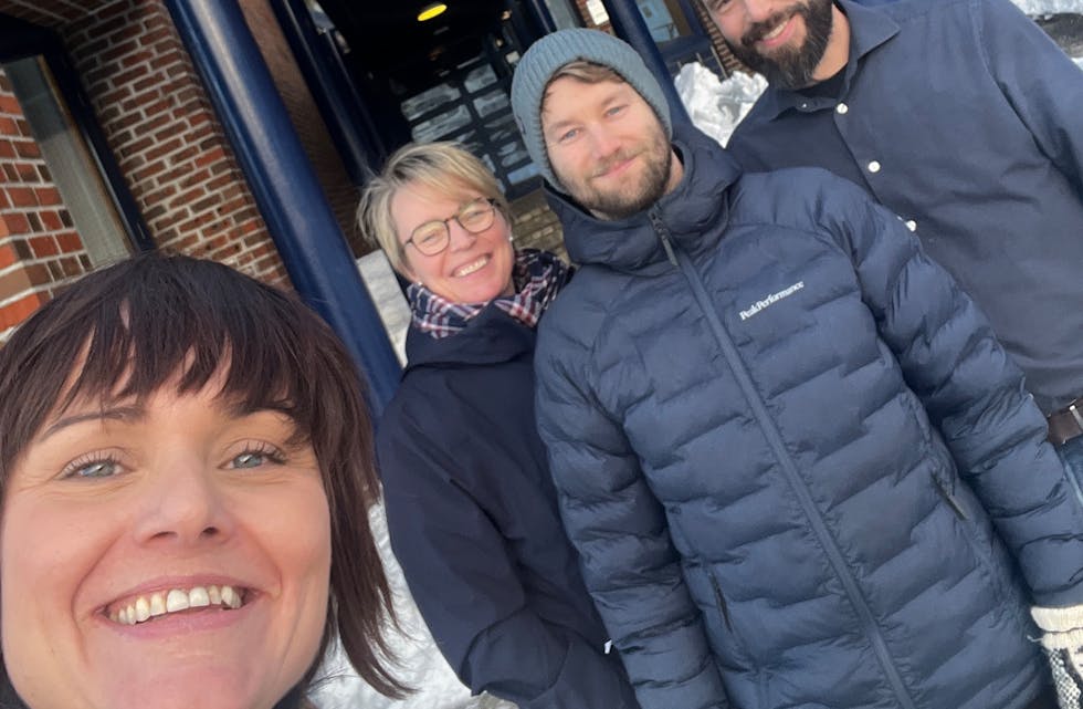 Frå venstre: Margret Hagerup, Aud Hege Jørgensen Hebnes, Paul Løyning og vidaregåande-rektor Bård Lien.