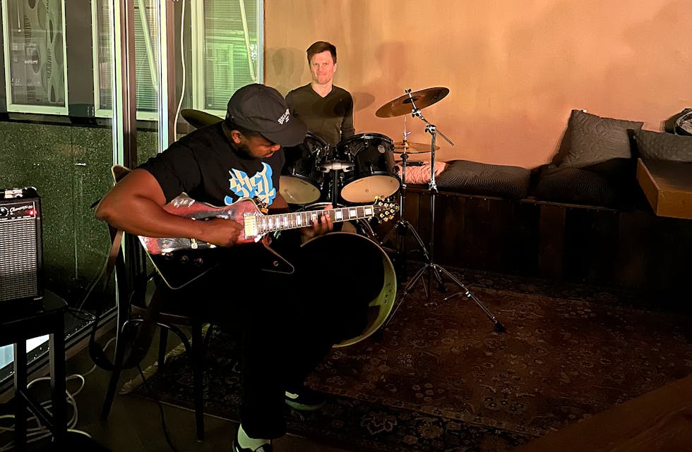 Notshe og Per «jammer» litt.