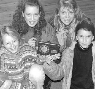 Jentene i barytongruppa til Saudasjøen skulemusikklag fekk bestemannsprisen under konkurransen Haukås Brass Festival i desember 1992. 