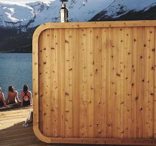 Badstuer ved norske fjordar til kommersielt bruk har begynt å dukke opp. Nå blir det søkt om å sette opp ei badstue på Fløgstadneset. Illustrasjonsfoto.