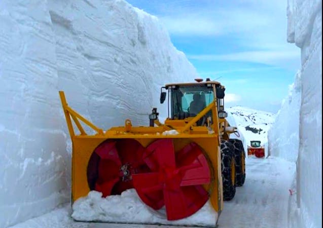 Entreprenør Aartun Transport melder om relativt store snømengder i fjellet mellom Røldal og Sauda. Nå er datoen for opning klar.