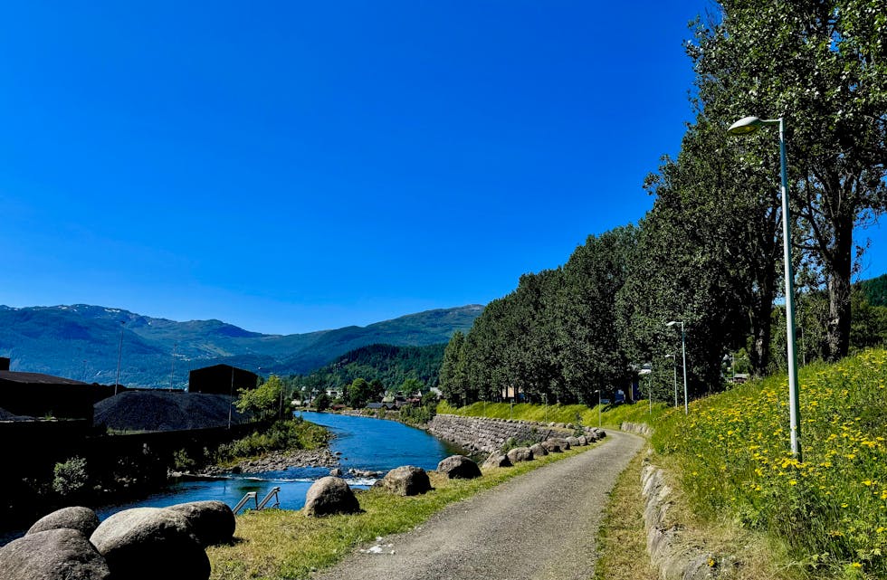 Ein fin dag ved Storelva.