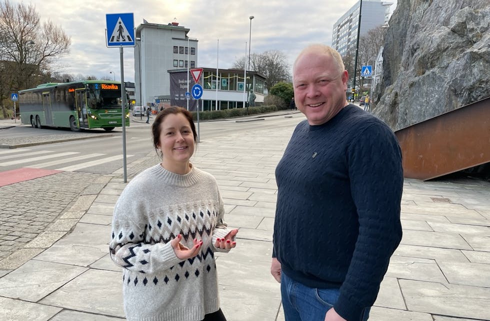 Hanne Marte Vatnaland, leder av fylkesrådet for personer med funksjonsnedsettelserog Harald Halvorsen Løland, fylkespolitiker for Senterpartiet fra Suldal.