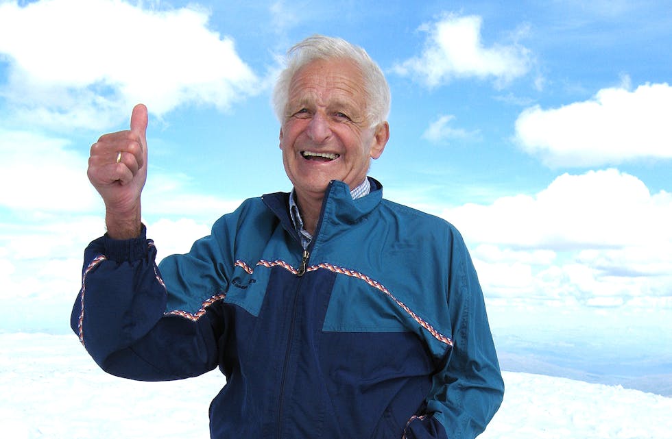 Bildet er tatt på toppen av Glittertind i 2008, då Øystein Øygard var 77 år.