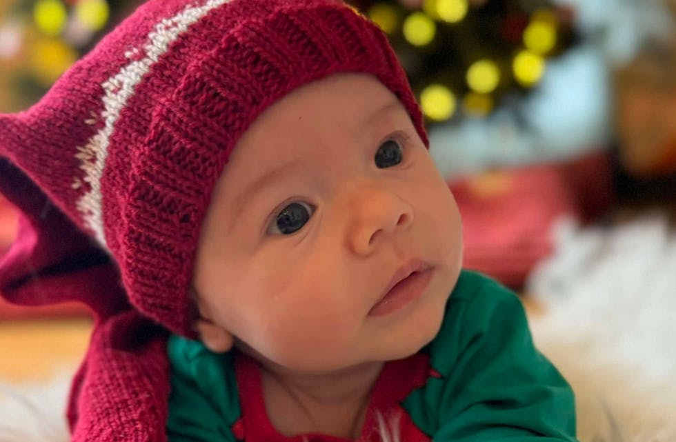 Den vesle saudabuen August Bjelland Hjertenes er ein ekte 2024-modell. Han blei fødd 12. september i fjor.