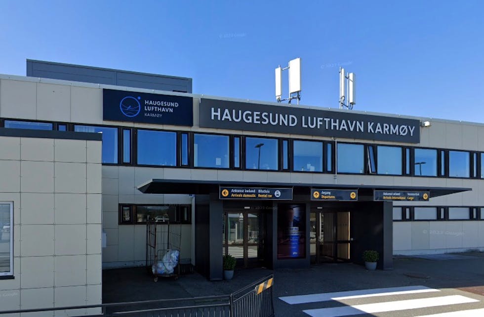 Haugesund Flyplass Karmøy meldar ikkje om forseiningar eller innstillingar fredag, men varslar at dette kan endre seg.