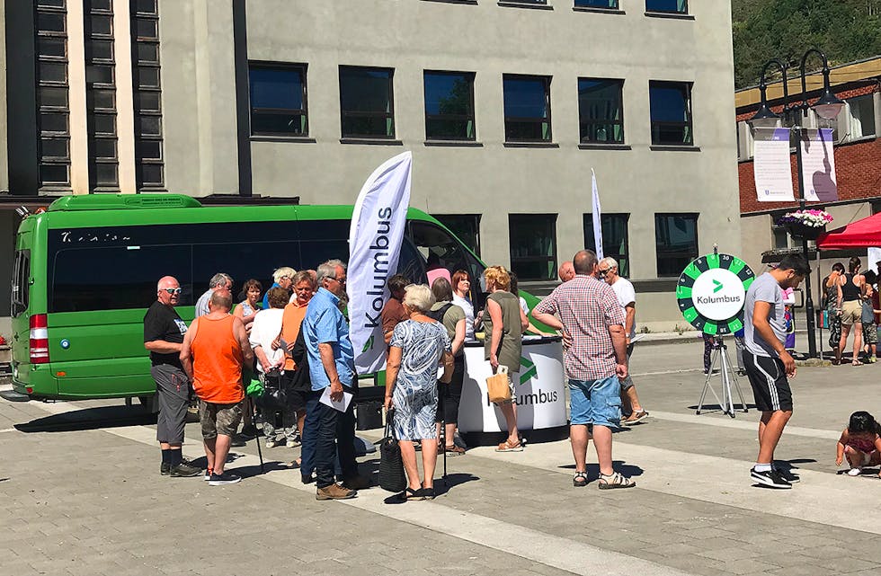 HentMeg-ordninga blei innført i Sauda 1. juli 2018. Bildet er frå eit informasjonsstunt på Rådhusplassen denne sommaren.