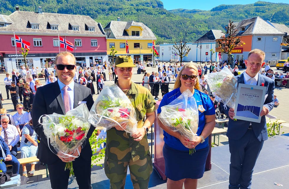 Frå venstre Thomas Karbøl Oxaal, Hanna Haugsvær, Hildeborg Juvet Hugdal og Halvor Seltveit.
