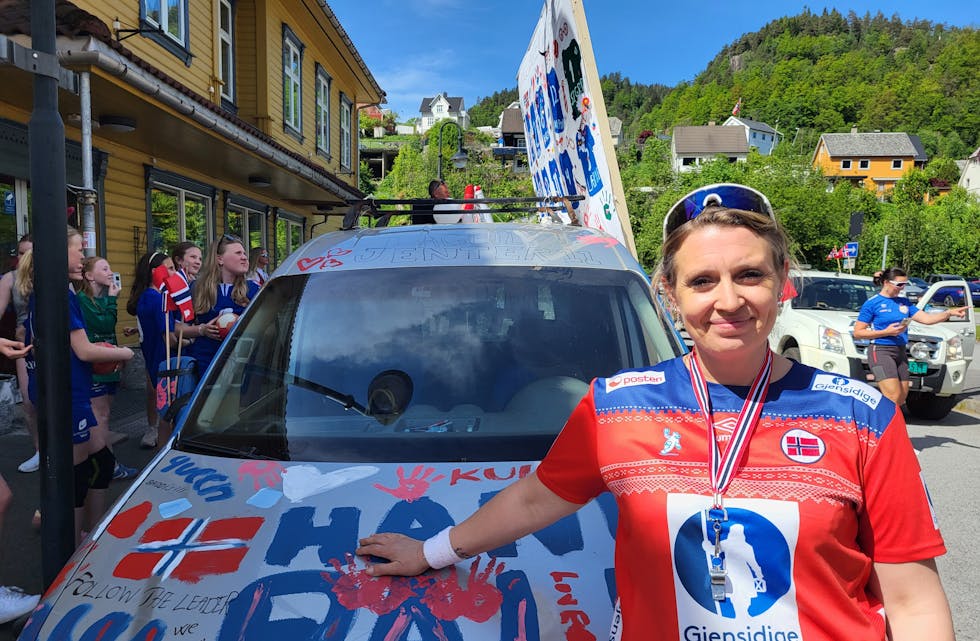 Den er ikkje lenger ein "kjedelig" sølvgrå varebil, bilen til Hege Kristin Håheimsnes.