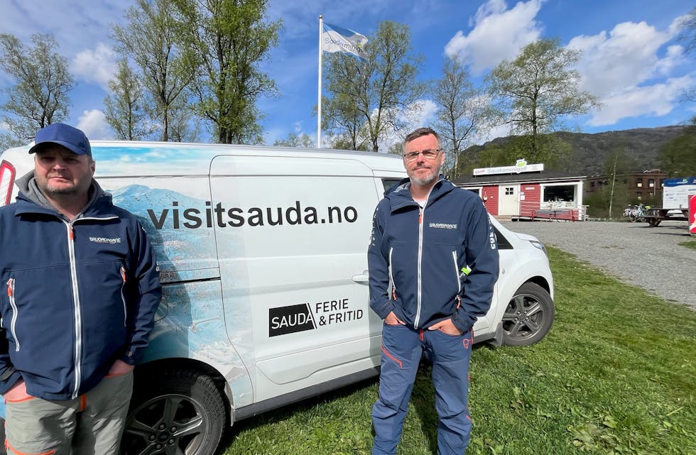 Nils Jarle Sandanger (til venstre) og Tommy Listøl i arrangørgruppa til Saudafjellet maraton håpar på folkefest på laurdag. Dei ber folk om å ikkje parkera på sidelommar langs ruta mellom Røldal og Sauda.