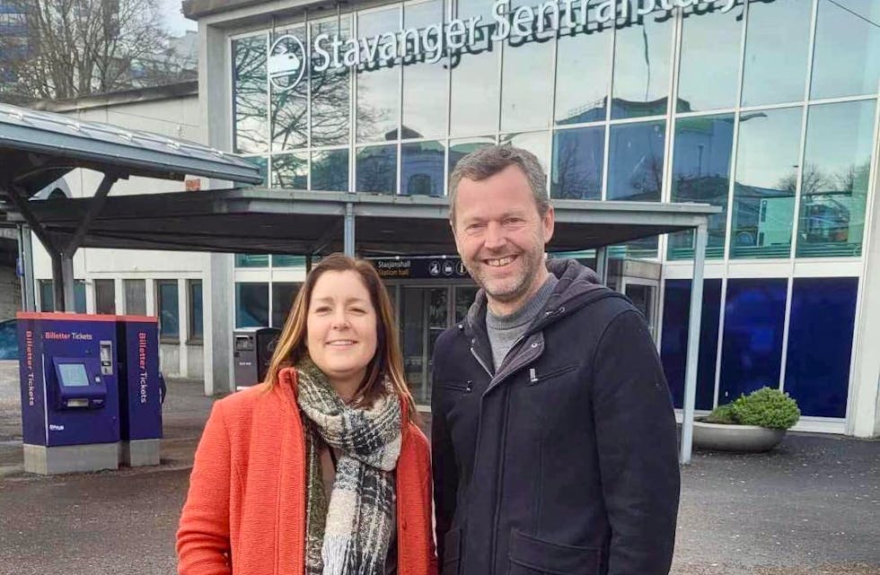 Gruppeleder Sp, Hanne Marte Vatnaland og Sps medlem i samferdselsutvalget, Jarle Bø.