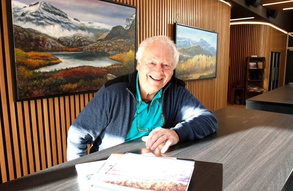 Arne Skogerbø, her fotografert i samband med ei utstilling og boklansering.