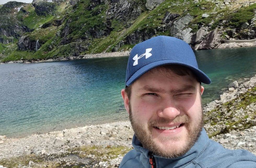 Endre Åbø Hallingstad (27) er utflytta saudabu, som ønsker å flytta heim igjen til Sauda.