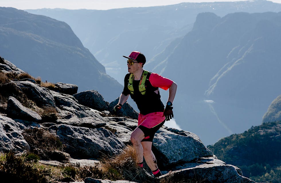 Saudabuen Finn Isaksen deltar i terrengløpet Oslo Bergen Trail, som starta torsdag morgon. Dette bildet er frå da Finn Isaksen deltok i Sandnes Ultra Trail.