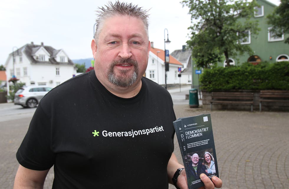 Karl Martin Strømme (53) synest heile dagens regjering må skiftast ut for å «få Norge ut av grøfta». Han tar gjerne jobben om han blir valt inn på stortinget til hausten.