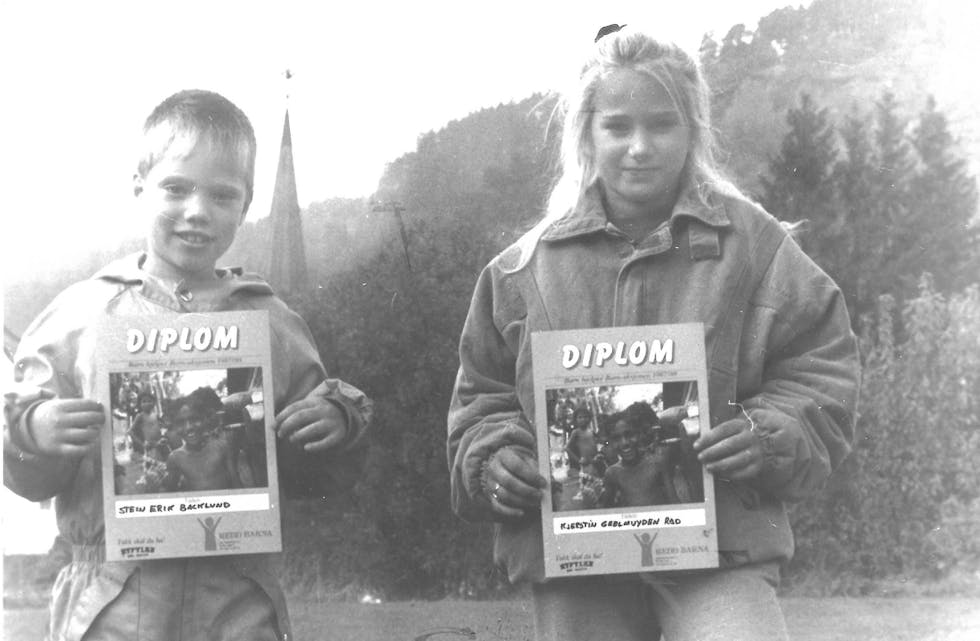 Denne duoen samla inn 175 kroner til Redd Barna i oktober 1989.