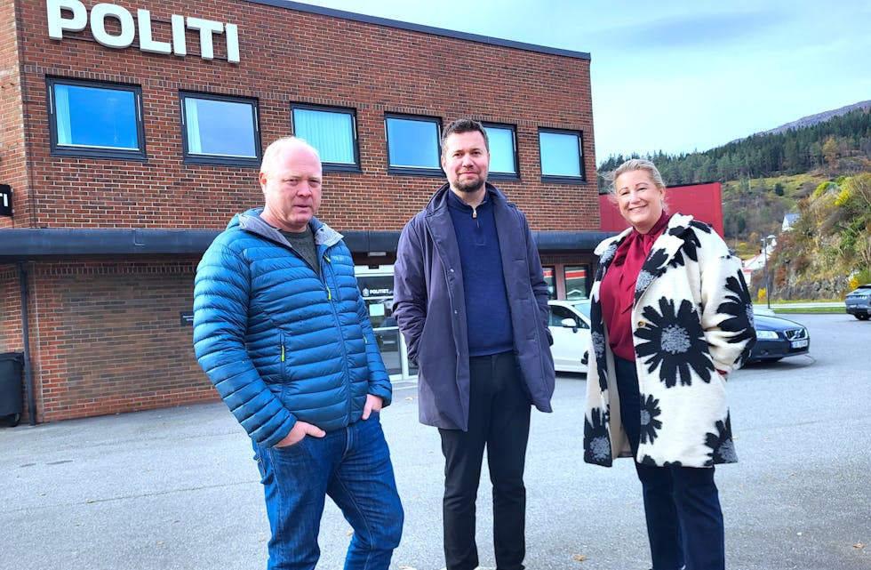 Senterpartiets Harald Halvorsen Løland (Frå venstre), Geir Pollestad og Lillian Nordengen er tydelege på at Arbeiderpartiets forslag til statsbudsjett ikkje byr på gode nyheiter for Sauda.